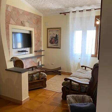 Lola's Sweet Semesterbostad Putzu Idu